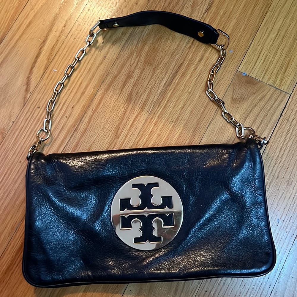 Tory burch bag with gold zippers and Logo